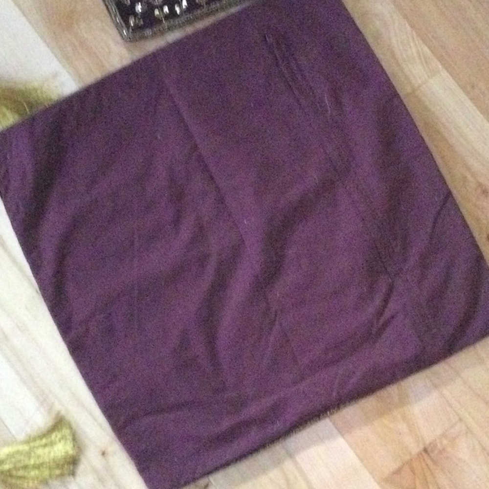 Vintage Mantle cover and 2 Pillow Covers. - Picture 5 of 5